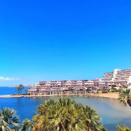 M&g Cozy -beachfront,wifi,aircon,fullyequipped