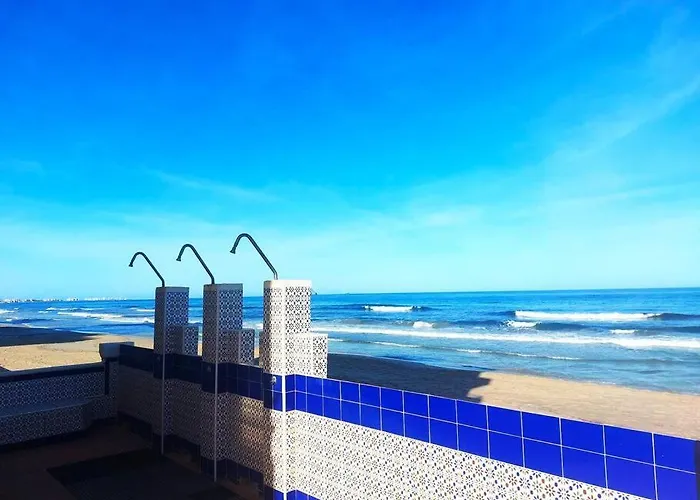 M&g Cozy -beachfront,wifi,aircon,fullyequipped דירה *