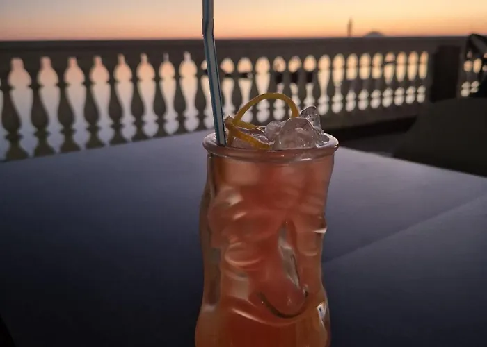 M&g Cozy -beachfront,wifi,aircon,fullyequipped דירה *