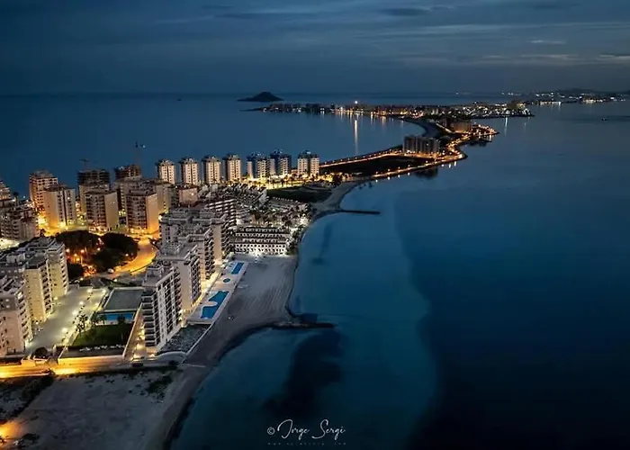 M&g Cozy -beachfront,wifi,aircon,fullyequipped דירה לה מנגה דל מר מנור