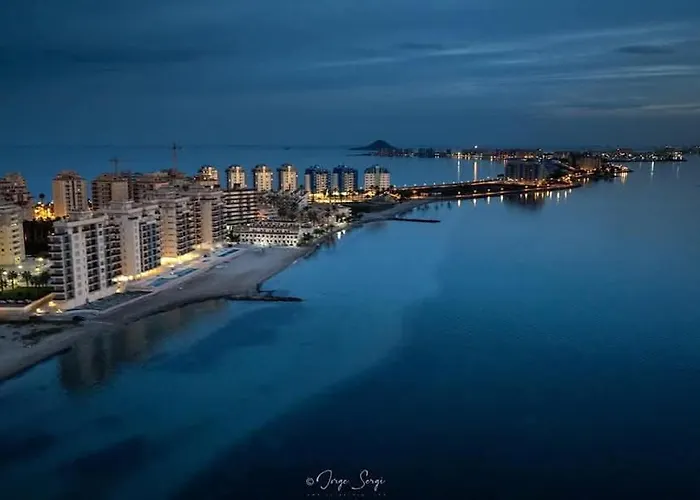 M&g Cozy -beachfront,wifi,aircon,fullyequipped לה מנגה דל מר מנור