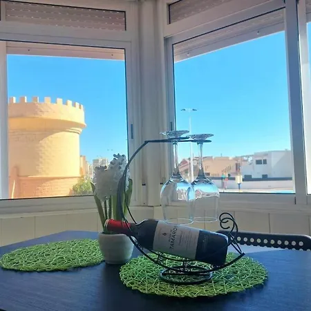 M&g Cozy -beachfront,wifi,aircon,fullyequipped *