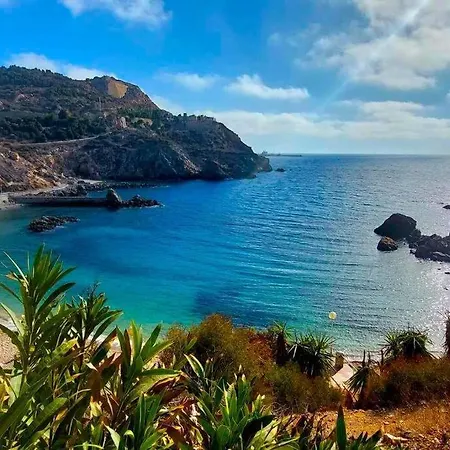 M&g Cozy -beachfront,wifi,aircon,fullyequipped *