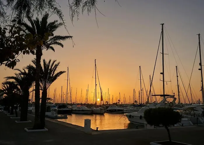 M&g Cozy -beachfront,wifi,aircon,fullyequipped Lejlighed *