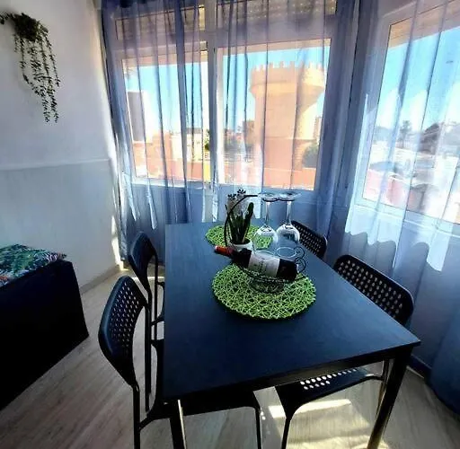 M&g Cozy -beachfront,wifi,aircon,fullyequipped