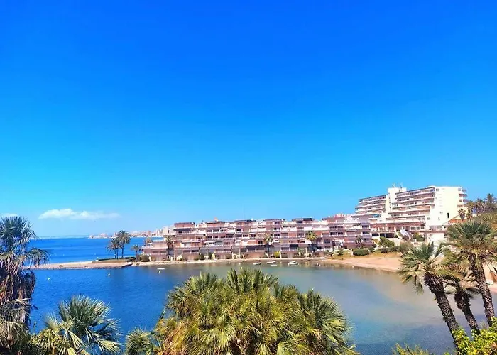 M&g Cozy -beachfront,wifi,aircon,fullyequipped