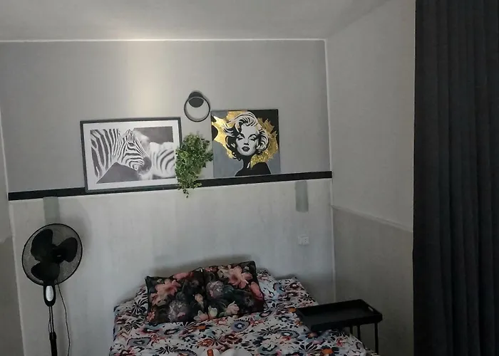 M&g Cozy -beachfront,wifi,aircon,fullyequipped